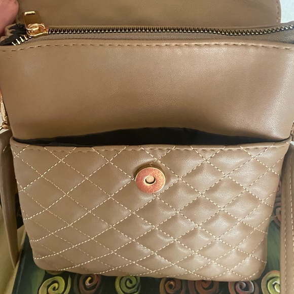 SOLD❌Calista BEE❌ 🐝 -UTIFUL Quilted Crossbody Shoulder Bag Purse - Picture 9 of 12